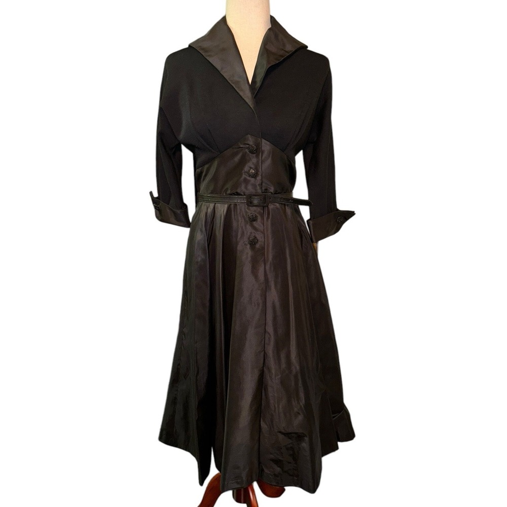 Teri Jon Rickie Freeman 100% Silk Cocktail Dress Sz 2 Jeweled Buttons Fit Flare